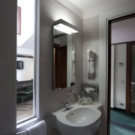 Arli Business And Wellness Hotel Bergame