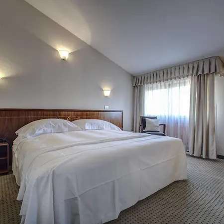 Hotel Arli Business And Wellness 3*